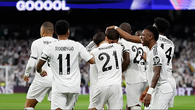 Arsenal goleó al PSV y el Real Madrid se impuso en el derbi ante el atleti