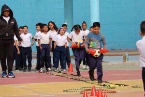 Rehabilitan complejo educativo en Caracas