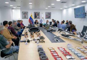 Revisan avances para fortalecer sector autopartes de motocicletas