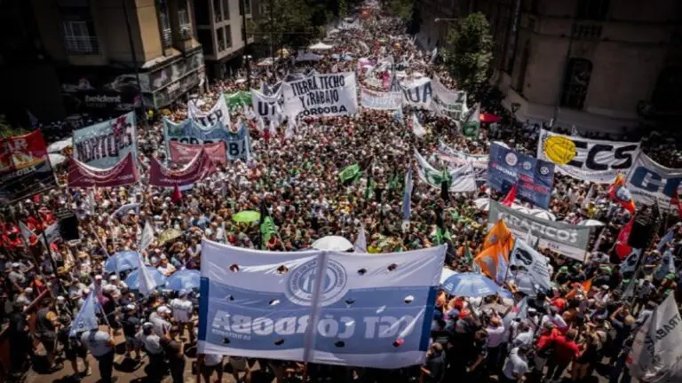 Sindicatos anuncian paro general contra represión desmedida de Milei