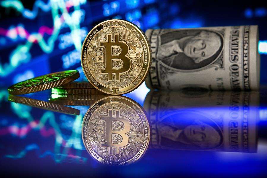 Trump anuncia una reserva estratégica de criptomonedas que incluye a bitcóin