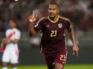 La Vinotinto sigue con vida gana 1-0 a Perú y se mete en puesto de repechaje