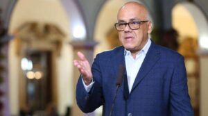 Venezuela recurrirá a todas las estrategias para devolver connacionales a sus hogares