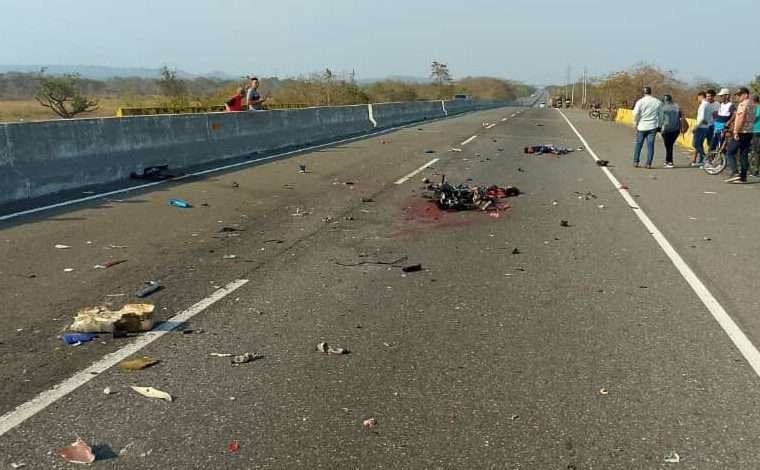 Dos muertos dejan en Portuguesa choque frontal de moto contra camión