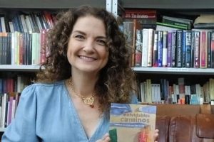 Raynoa Suárez, autora de "Inolvidables Caminos", anuncia su gira de presentaciones