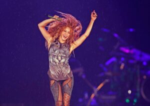 Tras cancelar conciertos, Shakira le hizo un regalo musical a sus fanáticos de Chile