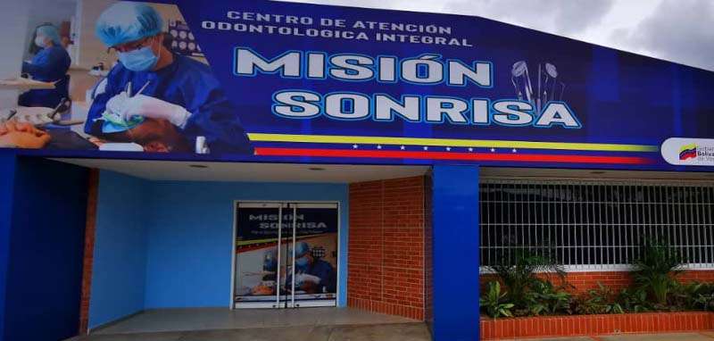 Misión Sonrisa hace prótesis en Antímano