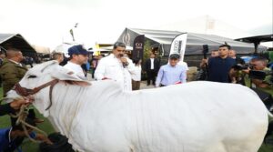 Maduro inaugura 48° Feria Nacional del Cebú y sus cruces
