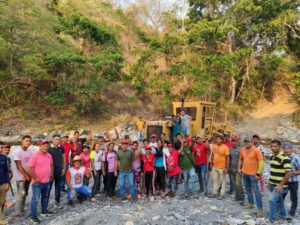 Comuna Socialista El Maizal recibe maquinaria para recuperar vialidad agrícola