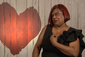 'First Dates', la estrambótica teoría sobre los hombres de una soltera de Barcelona. "Cuanto más bajitos..."