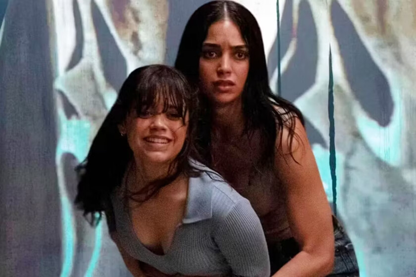 El exdirector de 'Scream 7' recibió amenazas de muerte por las marchas de Melissa Barrera y Jenna Ortega. "Voy a encontrar a tus hijos y matarlos"