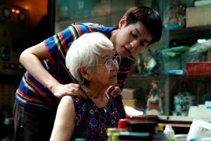 Cómo hacerse millonario antes de que muera la abuela (2024) crítica: una de las películas más tiernas del año que pasó desapercibida en cines