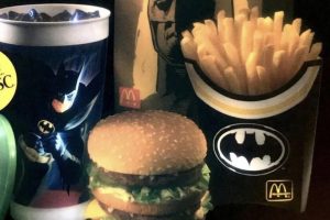 Aquella vez que McDonald's logró que despidieran a Tim Burton por culpa de los juguetes del Happy Meal de 'Batman Vuelve'