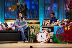 Chenoa sorprende a David Broncano con su anécdota sobre el rey emérito y la familia real. "Le dio así en la espalda y le dijo: ¿Qué pasa, príncipe?"