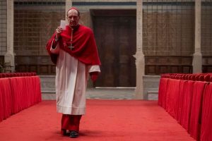 Llega a Prime Video México la película que funge como un espejo contemporáneo de los silencios y fracturas del Vaticano