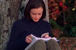 En 'Las Chicas Gilmore' salen 339 libros, pero estos son los 7 más importantes para entender a su protagonista