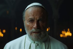 En una diabólica coincidencia, se estrena en Prime Video una de las películas de terror religioso más salvajes de los últimos años: ‘El exorcista del papa’