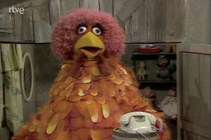 La Gallina Caponata nos acompañó durante años en 'Barrio Sésamo', pero muchos desconocían quién es la actriz que se ocultaba tras la máscara