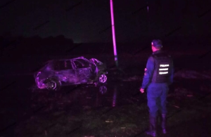 Mueren carbonizados cuatro hombres en violento choque de un carro en Portuguesa