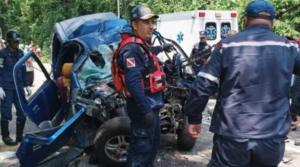 Choque entre camioneta y un camión dejó saldo trágico de cuatro muertos
