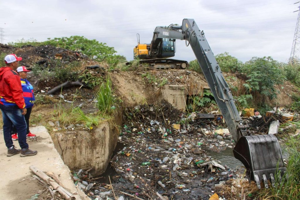 Aceleran limpieza de quebradas en localidades aragüeñas