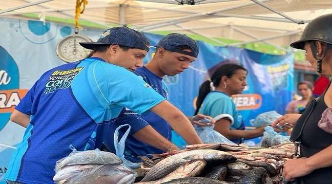 Activan en parroquias de Caracas feria Venezuela come más pescado