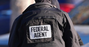 Jueza de EEUU bloquea deportación de venezolanos acusados de pertenecer al Tren de Aragua