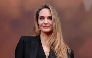Angelina Jolie se sumerge en la cultura venezolana aprendiendo a hacer arepas con una chef criolla
