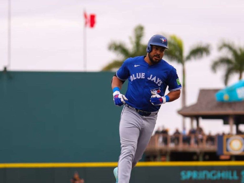 Anthony Santander abre su cuenta de jonrones con Blue Jays