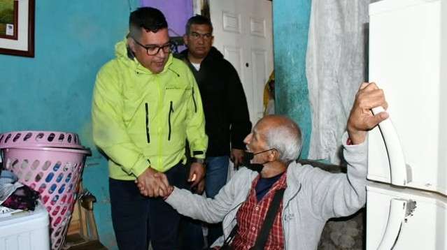 Atienden a familias afectadas por lluvias en Caricuao