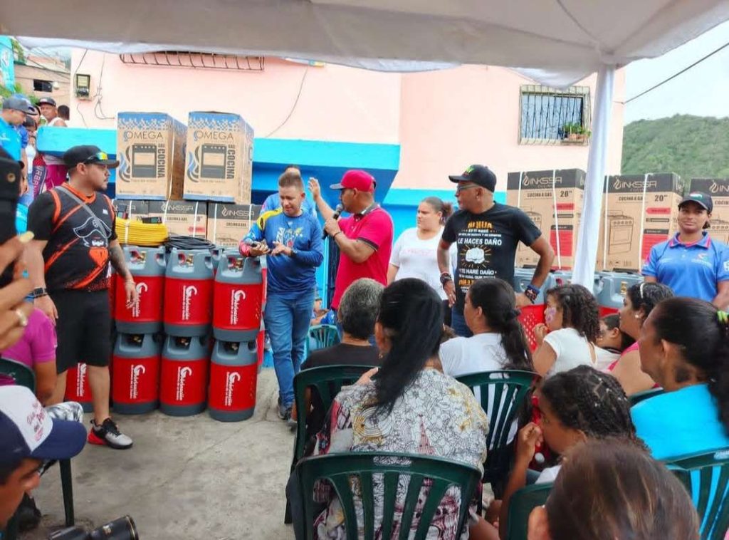 Atienden a más de 2.300 familias con abordaje social en La Guaira