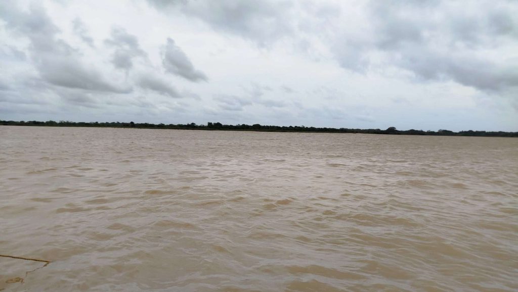 Autoridades monitorean el río Orinoco