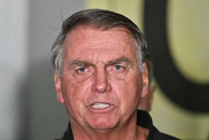 Bolsonaro cumple dos semanas internado en hospital de Brasilia