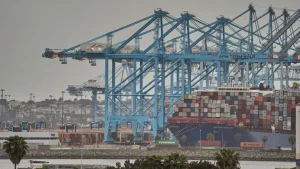 China responderá a EEUU con nuevas medidas si impone aranceles a sus buques