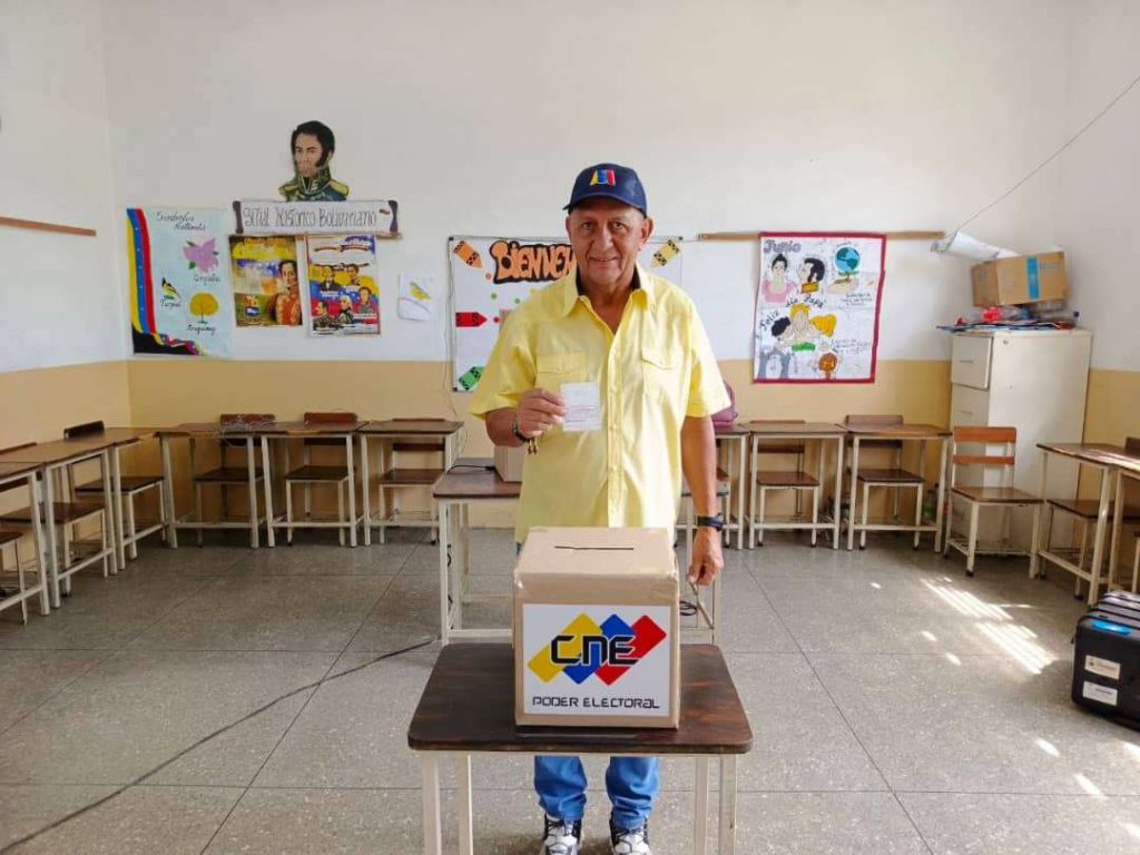 Comuneros asisten a las urnas a elegir proyectos priorizados en Caracas