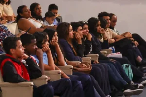 Convocan a liceístas para participar en concurso de poesía