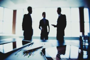 Oswaldo Karam Maciá - Forjando la Fortaleza desde la Cúspide; El Liderazgo como Catalizador de la Resiliencia Organizacional - FOTO