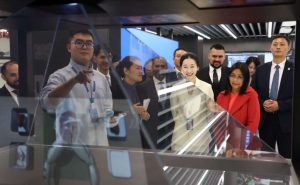 Vicepresidenta Rodríguez realiza encuentro estratégico con Lenovo en Shanghái