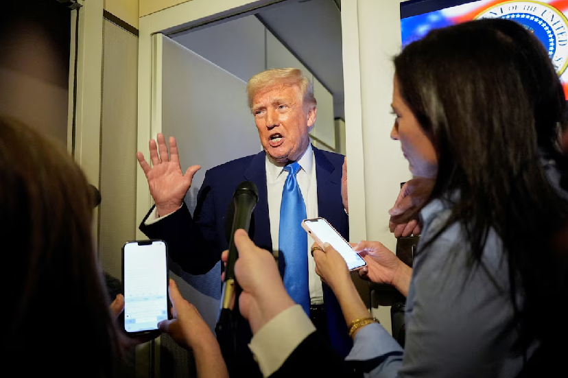 los inversores esperan un anuncio de Donald Trump, mientras caen los mercados de Oriente