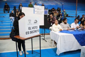 Ecuador realiza simulacro de cara a segunda vuelta presidencial