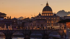 ¿Cómo será la ceremonia de traslado del féretro del papa Francisco?