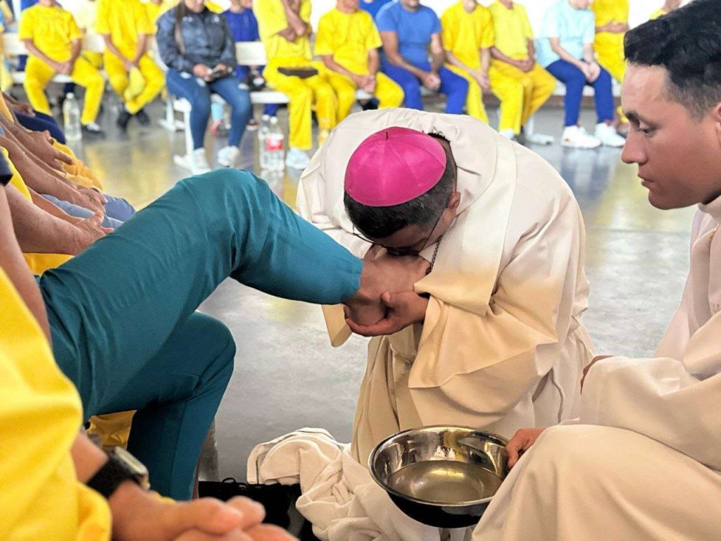 El obispo del Táchira visitó privados de libertad durante el Jueves Santo