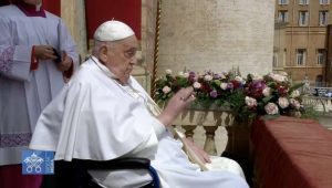 El papa Francisco reaparece para impartir la bendición Urbi et Orbi