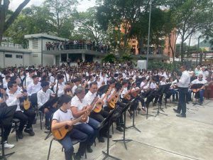 En las regiones rindieron homenaje al cuatro