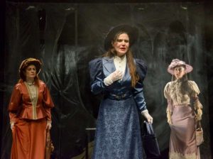 'Esperando a tres hermanas' superó barrera del idioma en el Fesitpven