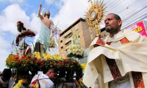 Imagen peregrina de Jesús Resucitado recorrió las calles tuyeras 