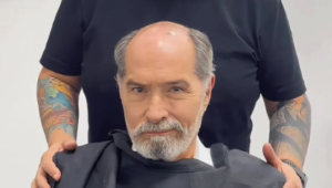 Jean Carlo Simancas sorprendió a su fanáticos tras mostrar su verdadero cabello