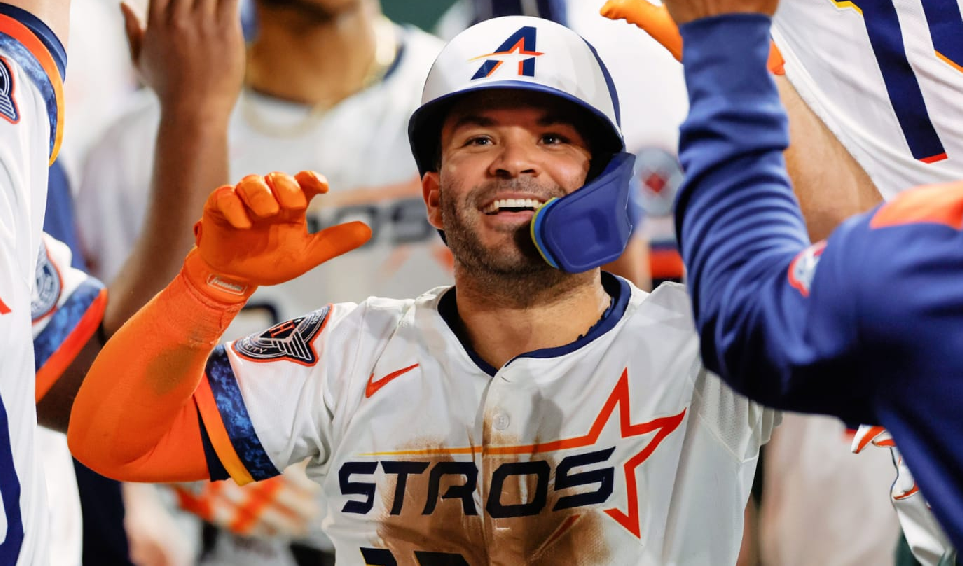 José Altuve conecta su cuarto cuadrangular de la temporada en triunfo de Houston