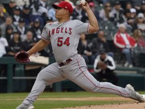 José Suárez llega a Magallanes en cambio de cinco peloteros