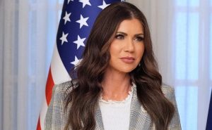 Identifican al ladrón del bolso de la secretaria de seguridad Kristi Noem: No creerás cuál es su nacionalidad
